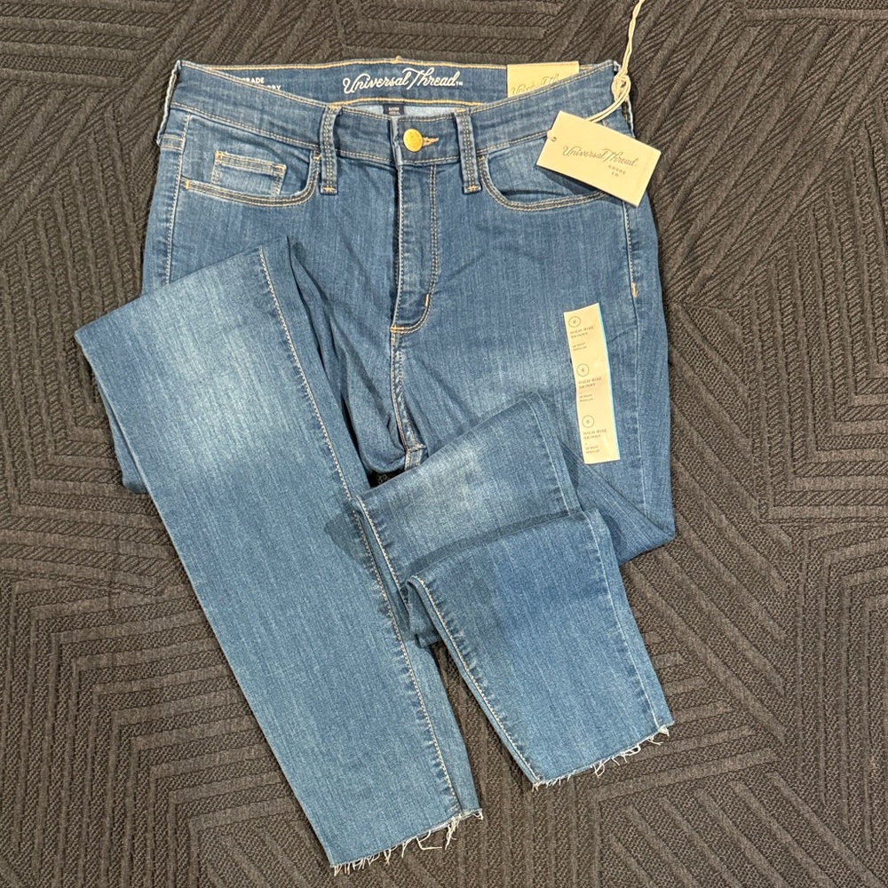 Universal Thread Women's Classic Blue Skinny Jeans